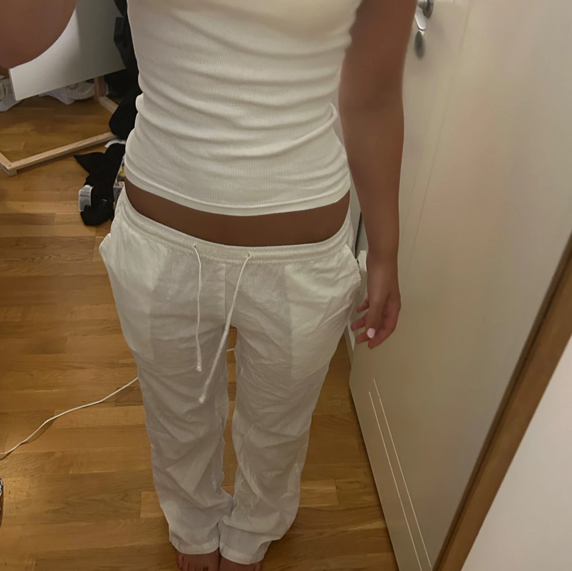 Vita linnebyxor med snörning - 2