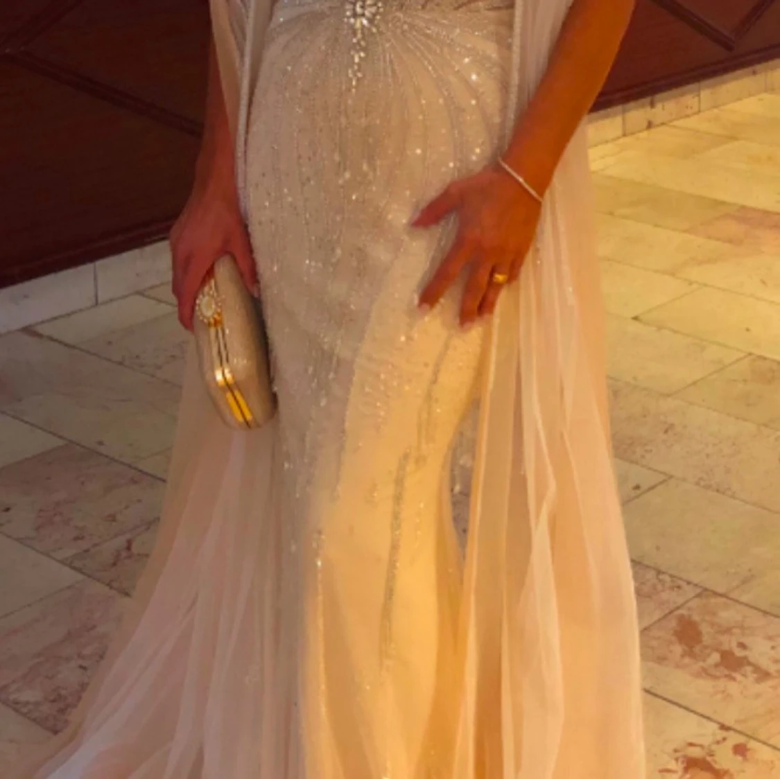 Champagnefärgad glittrig långklänning - 4