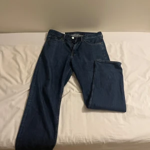 H&M blå jeans straight fit - Ny köpte men för små för mig.