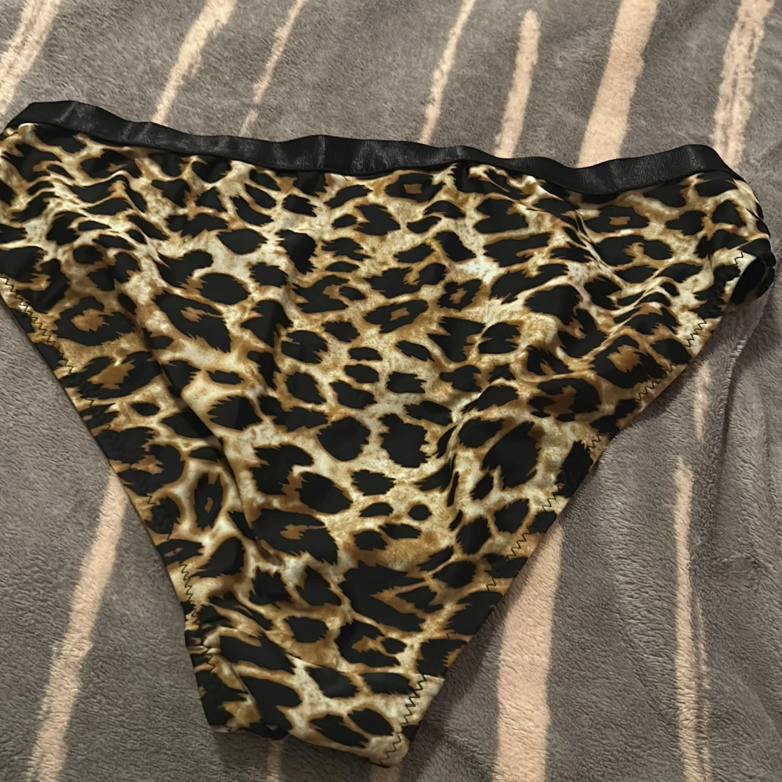 Leopardmönstrade bikiniunderdelar Beach Wave - 1