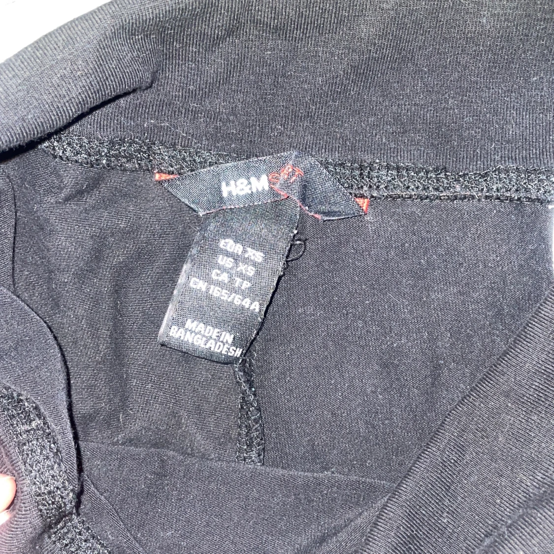 Svarta bootcut byxor från H&M - 2