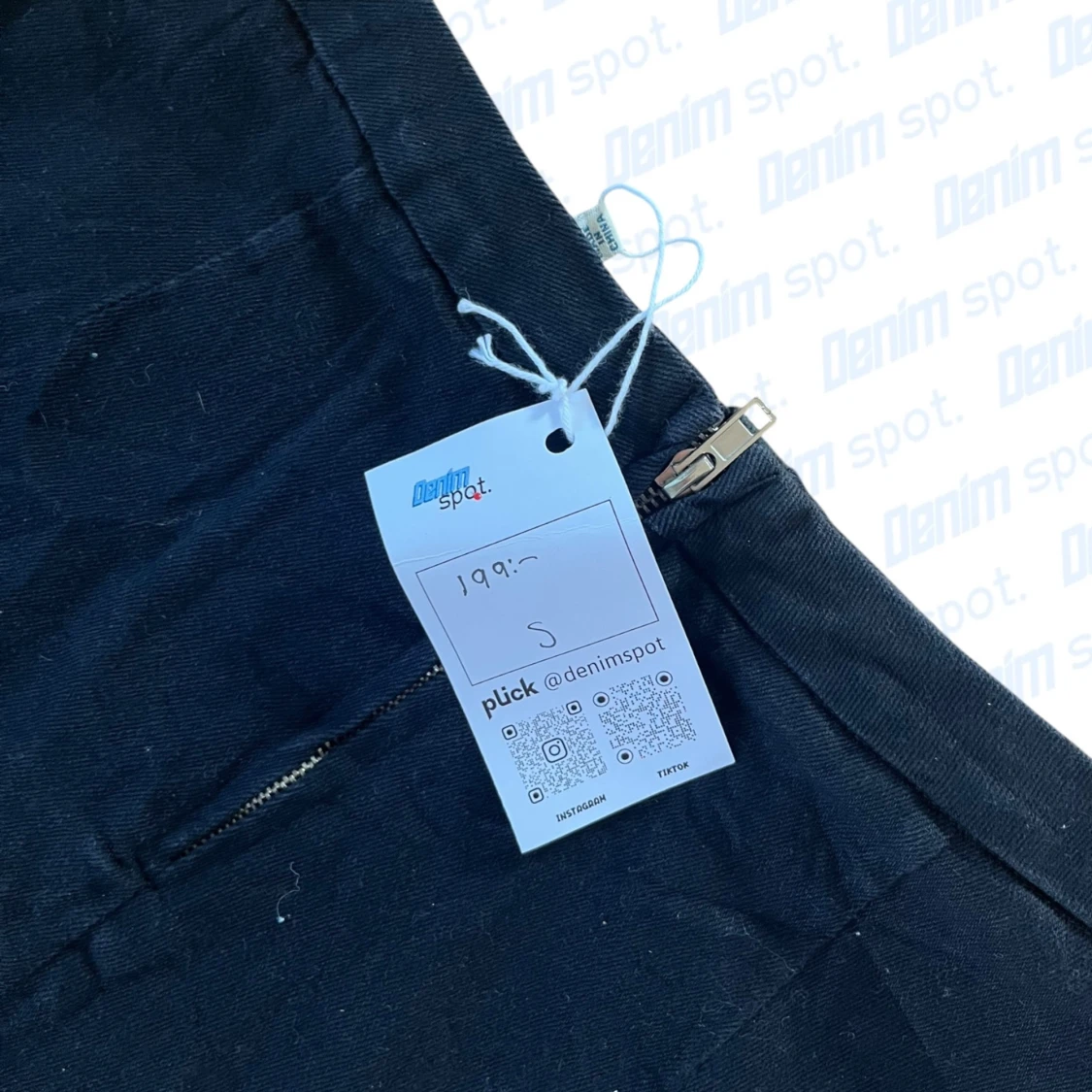 Svart kortkjol med snörning - 3