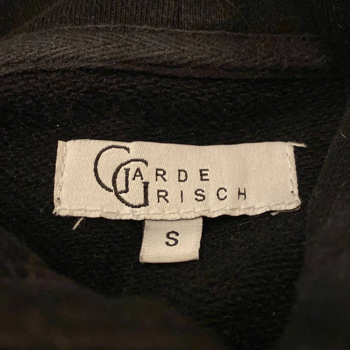 Svart hoodie från Garde Grisch - 1