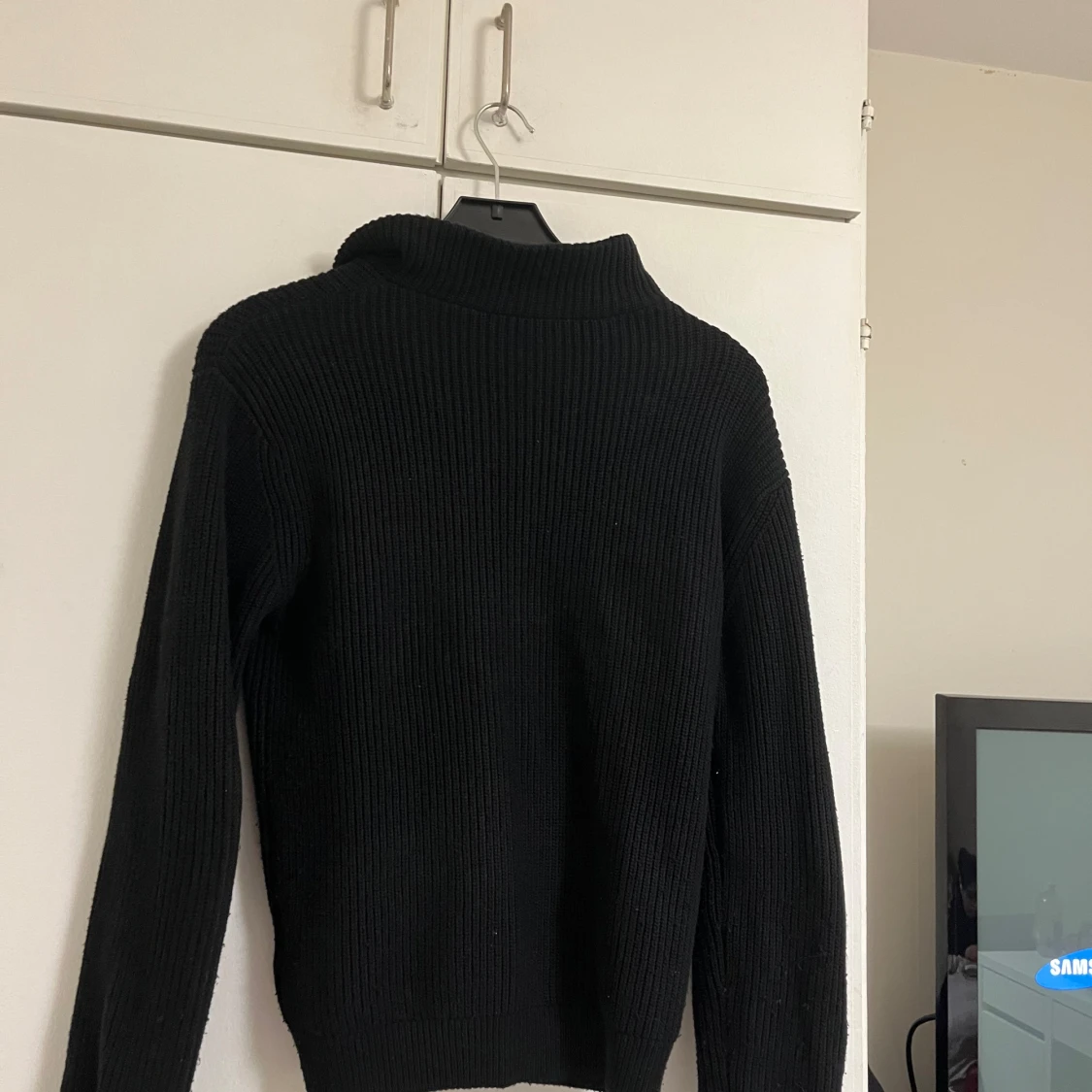Svart stickad half zip-tröja COPE - 1