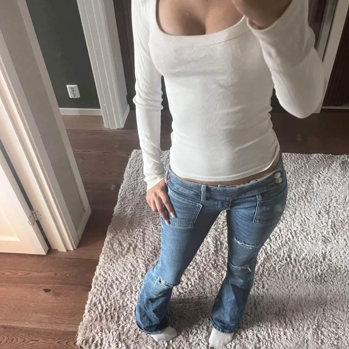 Vit ribbad långärmad topp