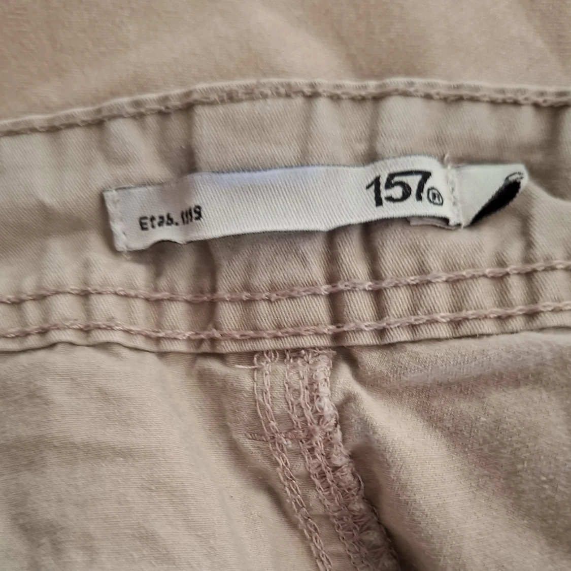 Beige cargopants från 157 - 2