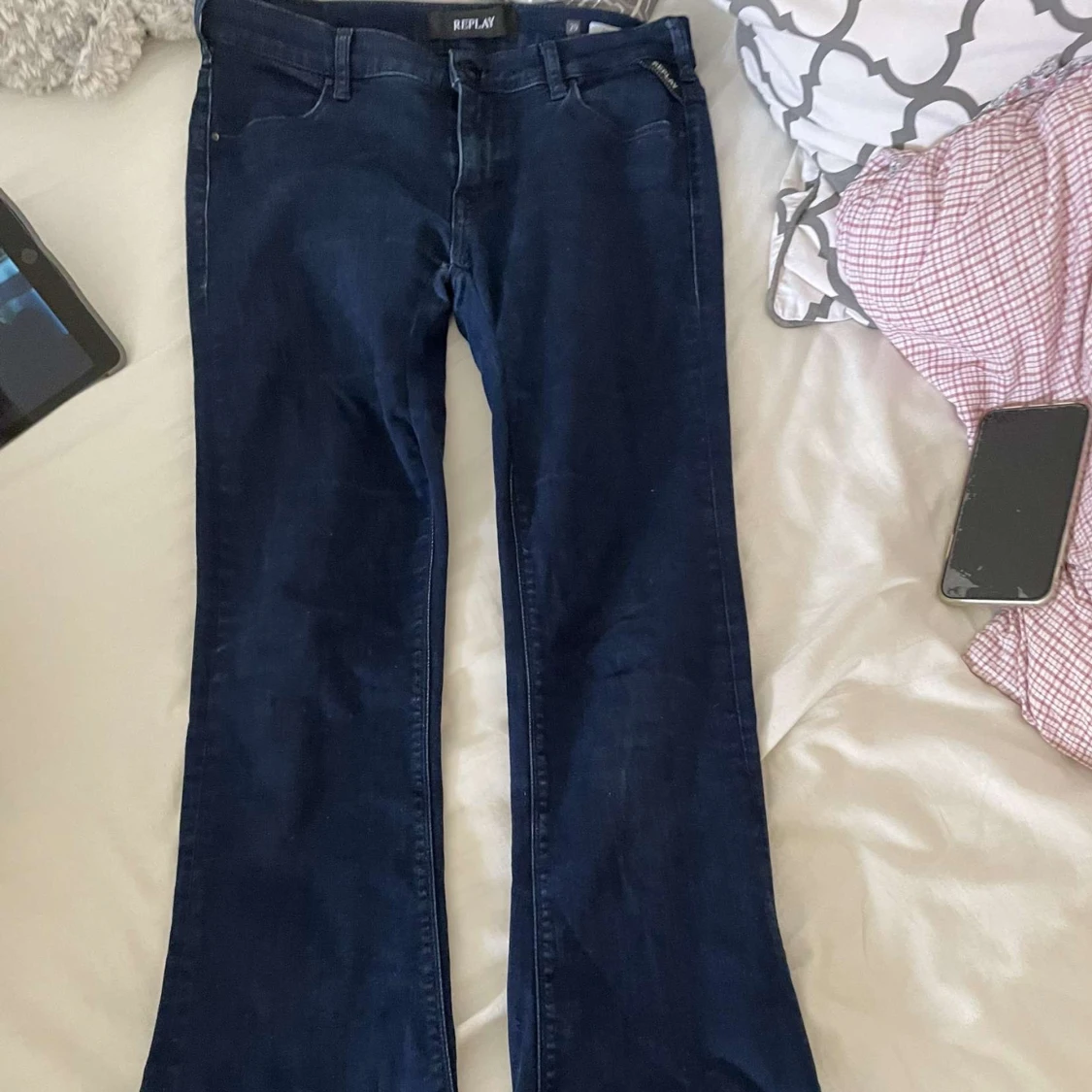 Mörkblå bootcut lowwaisted jeans från Replay