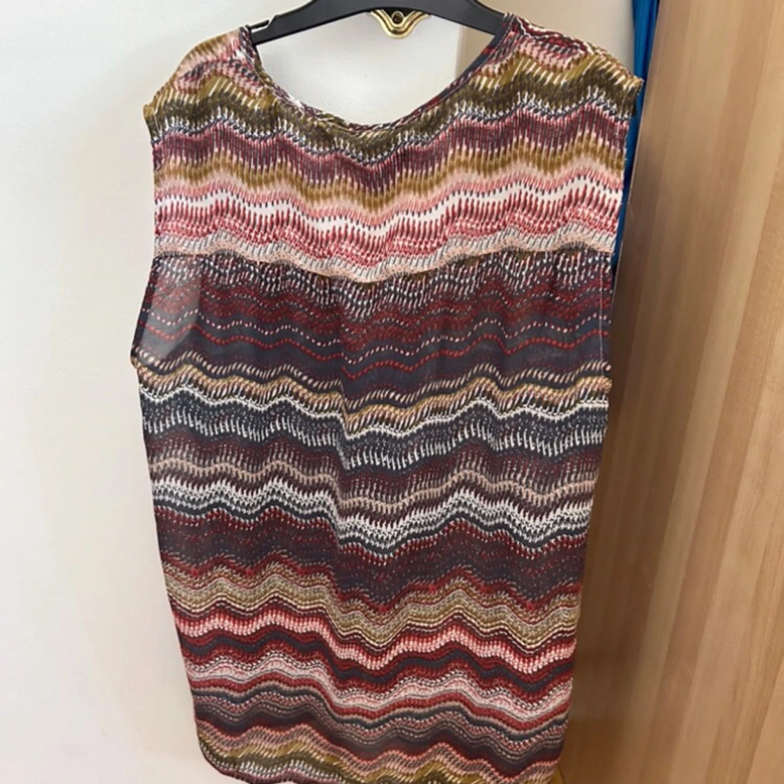 Mönstrad ärmlös blus från Vero Moda - 2