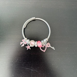 rosa armband - silver armband med rosa berlocker