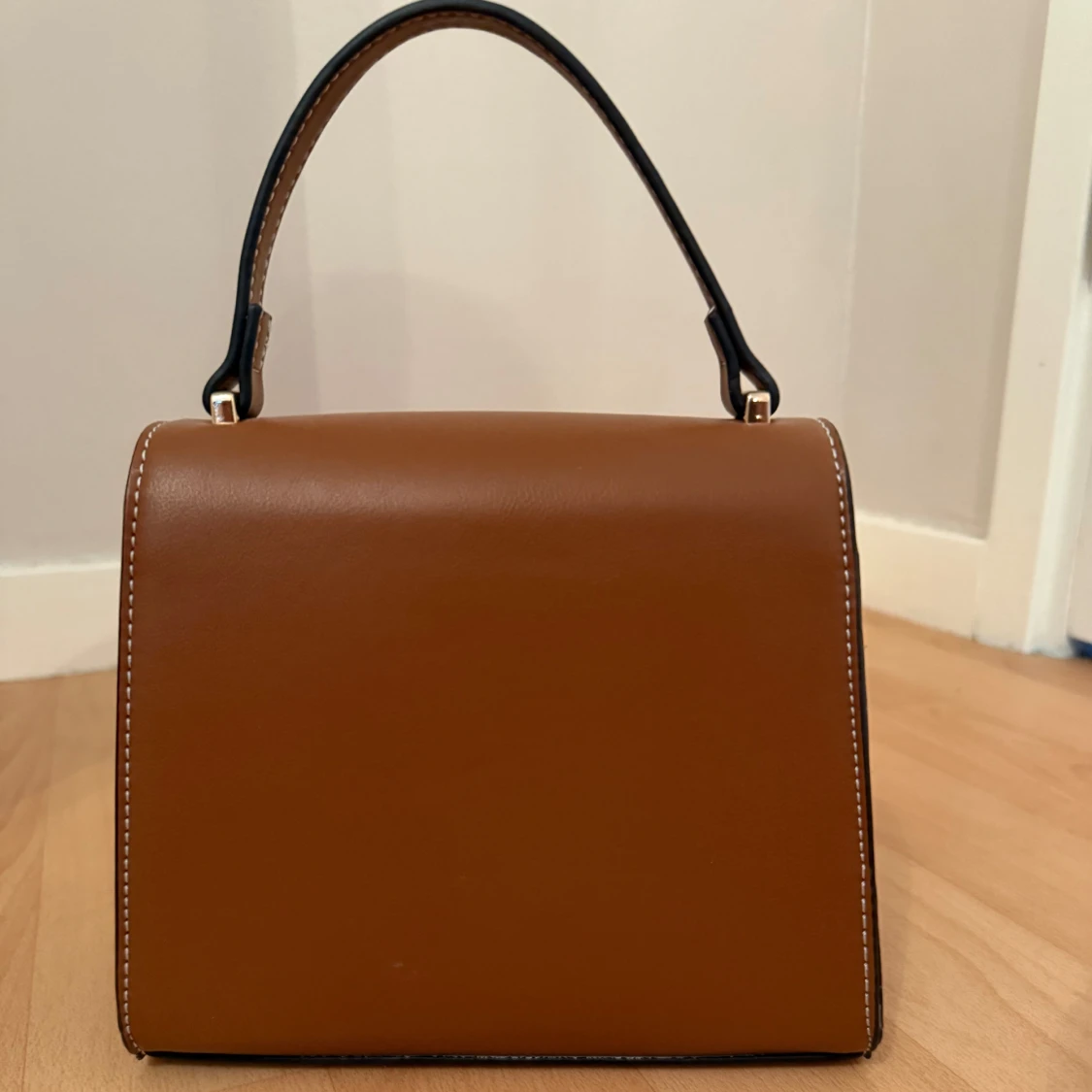 Brun handväska från Gina tricot  - 1