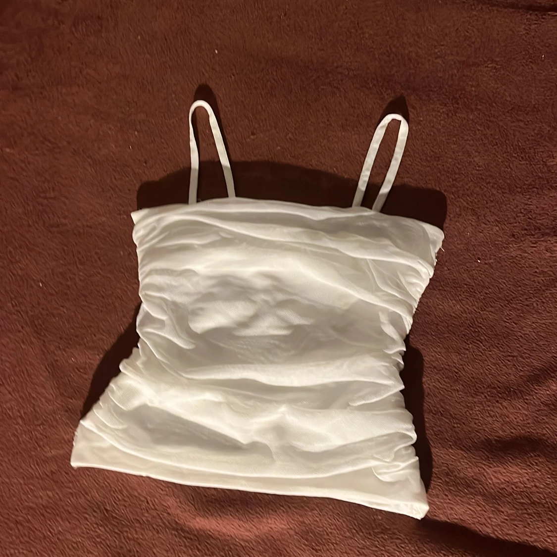 Vit croppad linnetopp från Gina Tricot