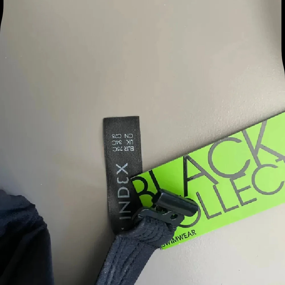 Svart push up bikiniöverdel från Lindex - 2