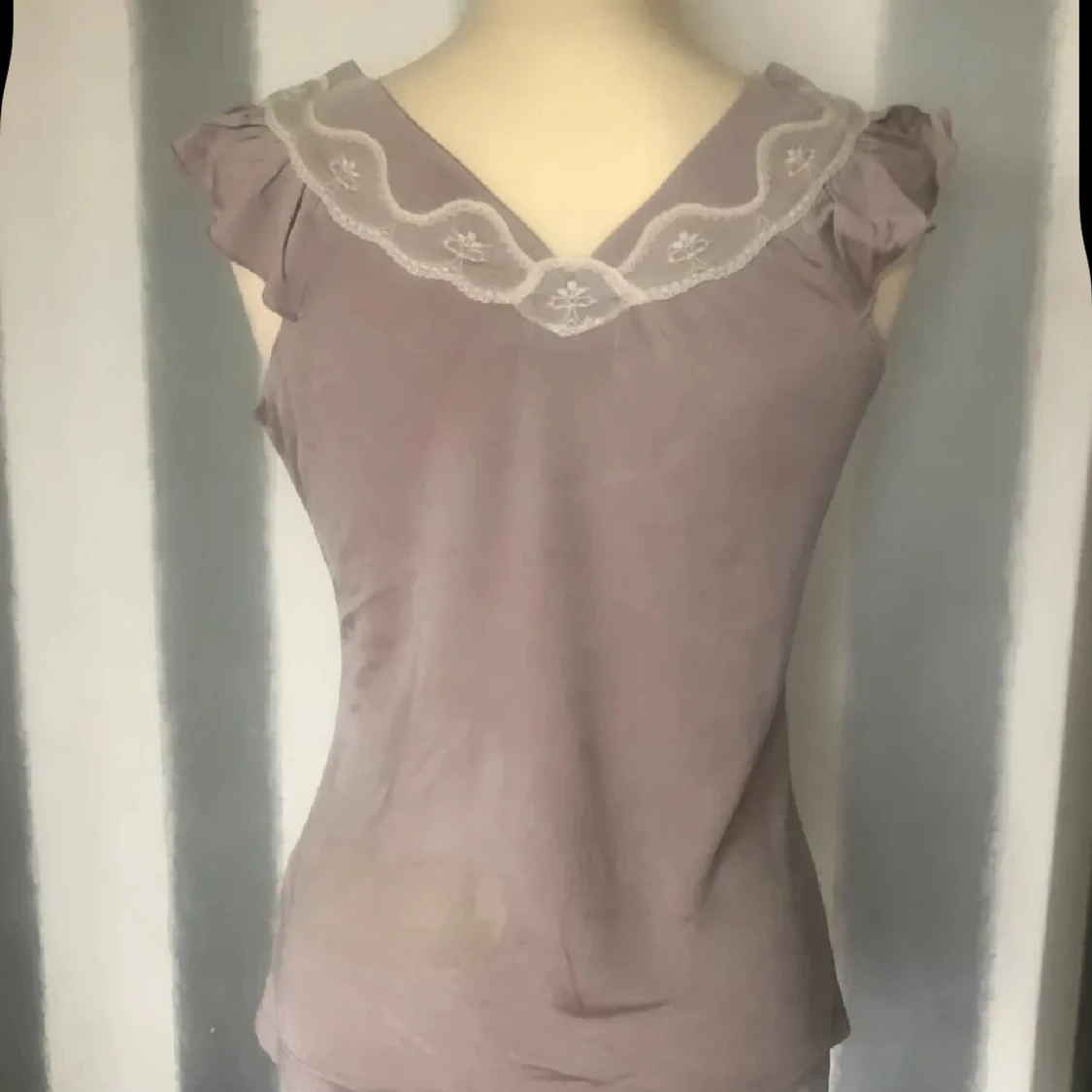 topp med spetsdetalj S viskos - 1