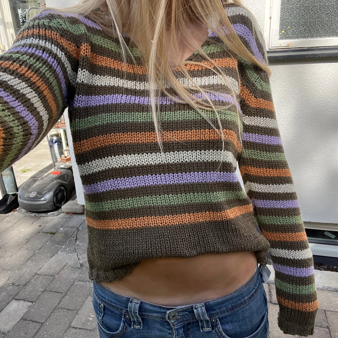 Randig stickad croppad tröja - 1