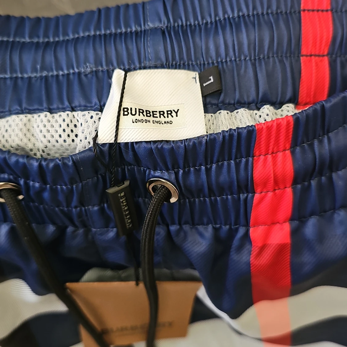 Blårutiga badshorts från Burberry - 1