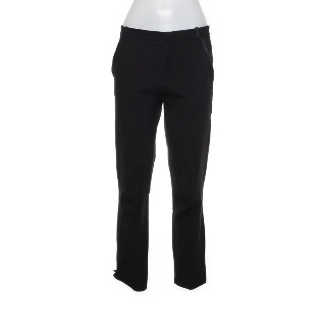 Svarta kostymbyxor med raka ben