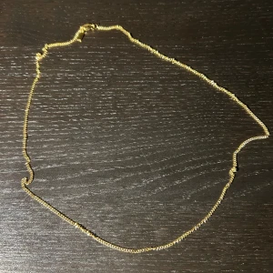 Guld Kedja - Cond: 10/10 Strlk: 55cm/1.8mm Material: Rostfritt stål