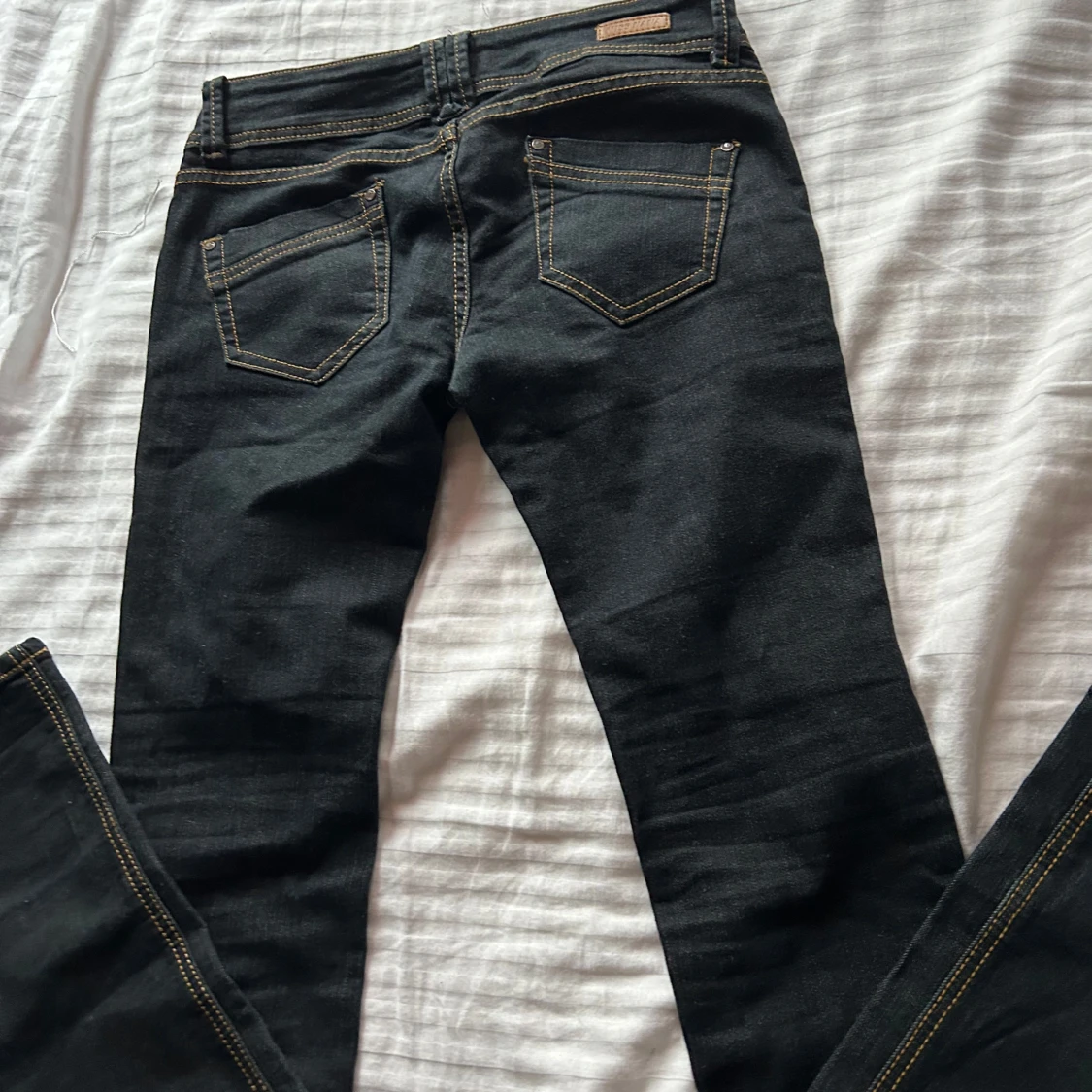 Svarta jeansbyxor från Miss JMA - 1