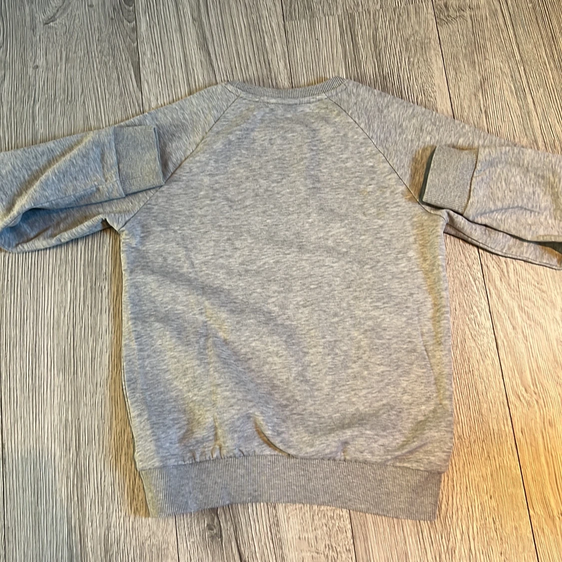 Grå sweatshirt från Peak Performance - 2