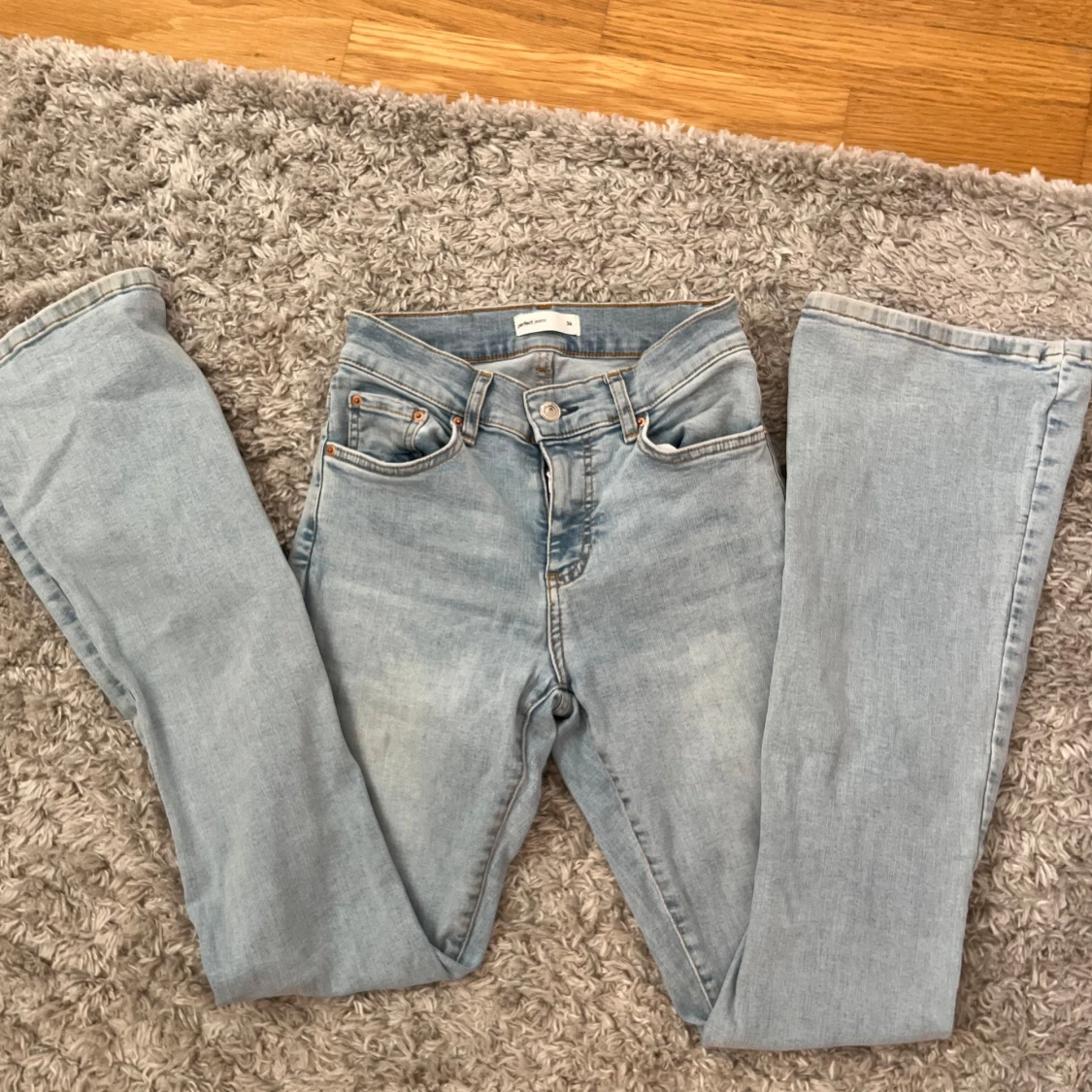 Ljusblå bootcut jeans - 2