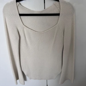 Vit tröja - Använd några gånger 