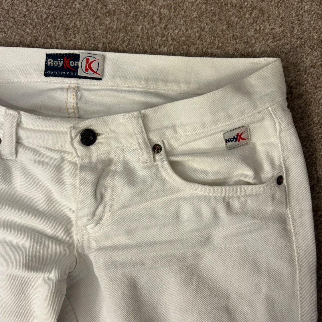 Vita straight jeansbyxor - 4