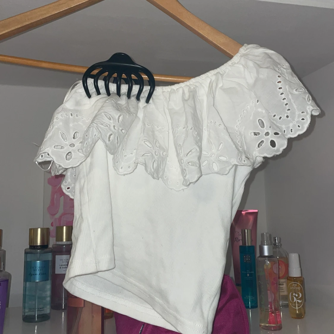 Fin off the shoulder Blus