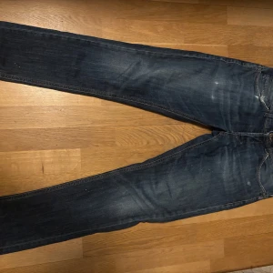 Dondup  - Slimfit dondup jeans med fin färg, inga defekter.