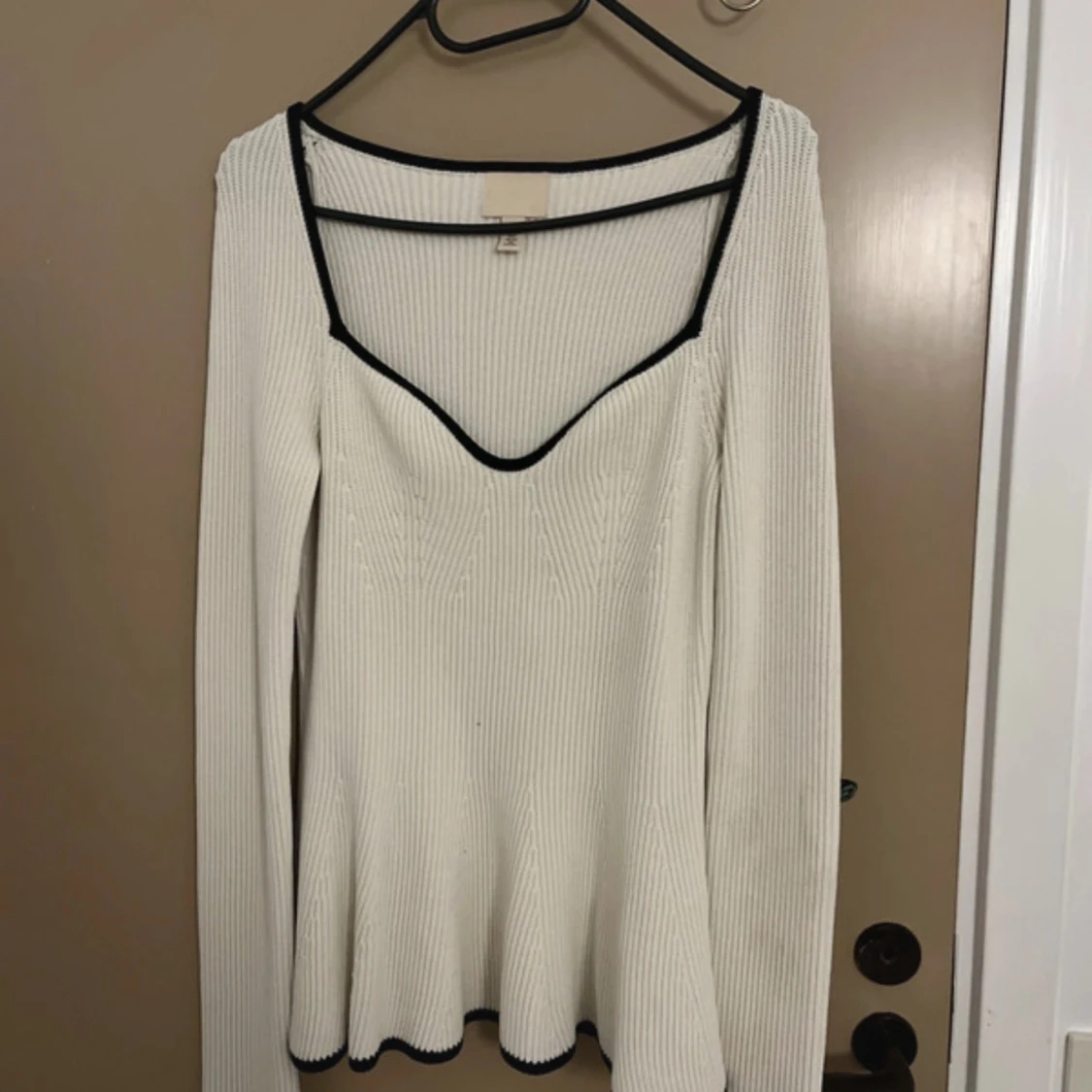 Vit ribbad långärmad tröja från H&M