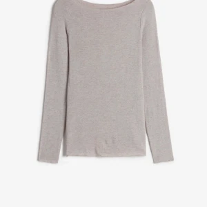 Intimissimi boat topp - Säljer en ”Boat Neck Modal Cashmere Ultralight Jumper” från intimissimi då det var fel storlek och har tappat bort kvittot. Prislappen är kvar. Nypris 489