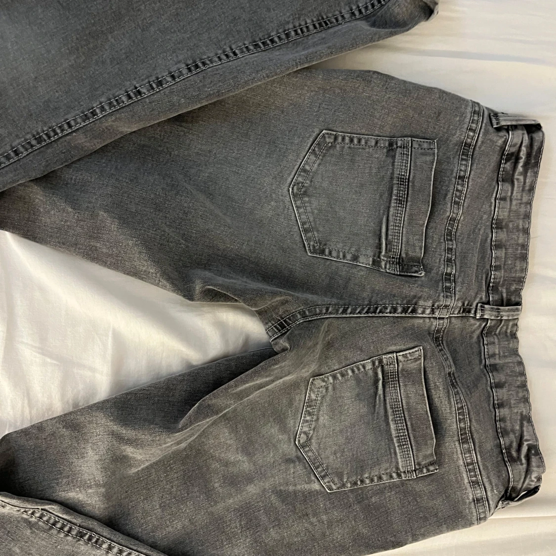 Lowaist utsvängda jeans  - 1