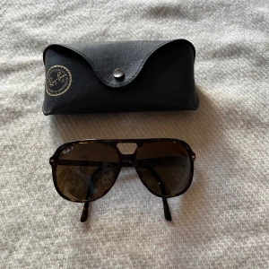 Ray-Ban bill - Ray-Ban solglasögon. Modell: Bill Nypris: 1 465kr. 