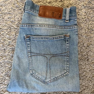 Tiger of Sweden jeans - Riktigt snygga tiger of sweden jeans i väldigt bra skick. Passformen är slim och storleken är W30 L32. Skriv vid funderingar! ❗️PRIS KAN DISKUTERAS❗️