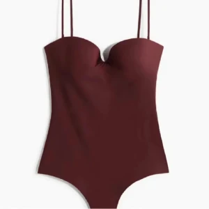 Vinröd Body  - vinröd body från hm i storlek 85C 