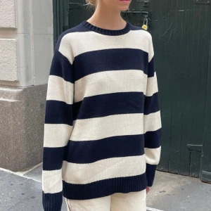 Brandy Melville tröja - Brandy Melville tröja i mycket bra skick! Perfekt passform och så fin