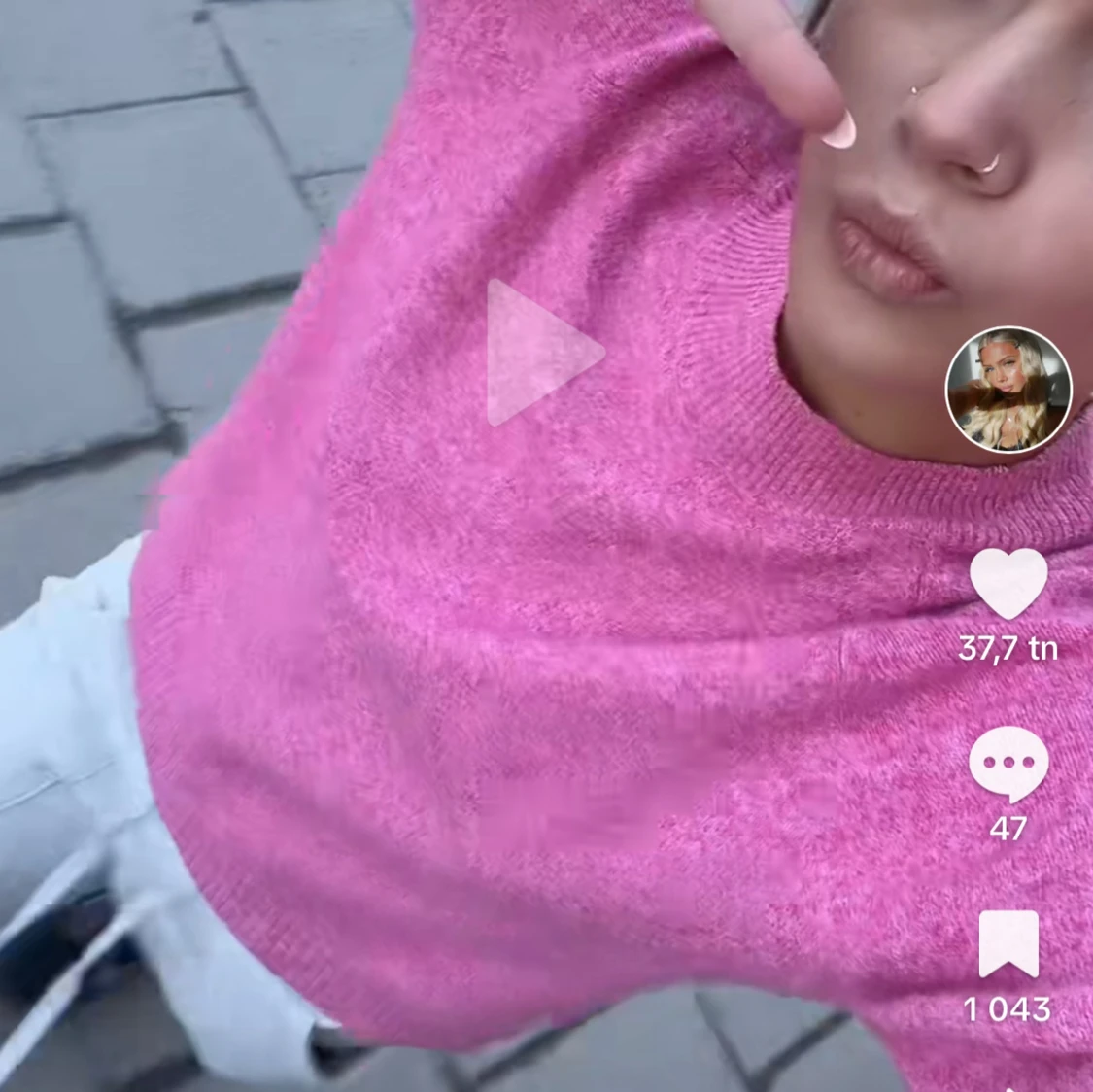 Mörkblå stickad tröja - 2