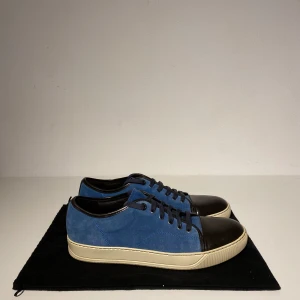 Lanvin Skor - | Vi tar ej emot byten | Lanvin cap toe blå | Uk10/44 | Skick 9/10(lite crease) | Inget og | mer använda en på bilden be om mer bilder!  Pris 2699kr Nypris 5200kr