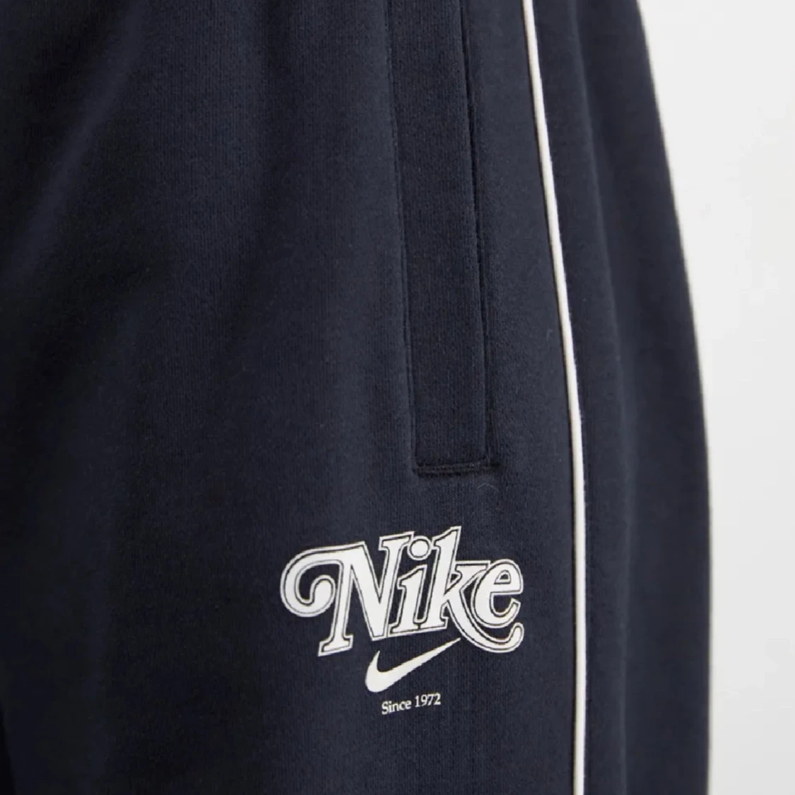 Svarta mjukisbyxor från Nike