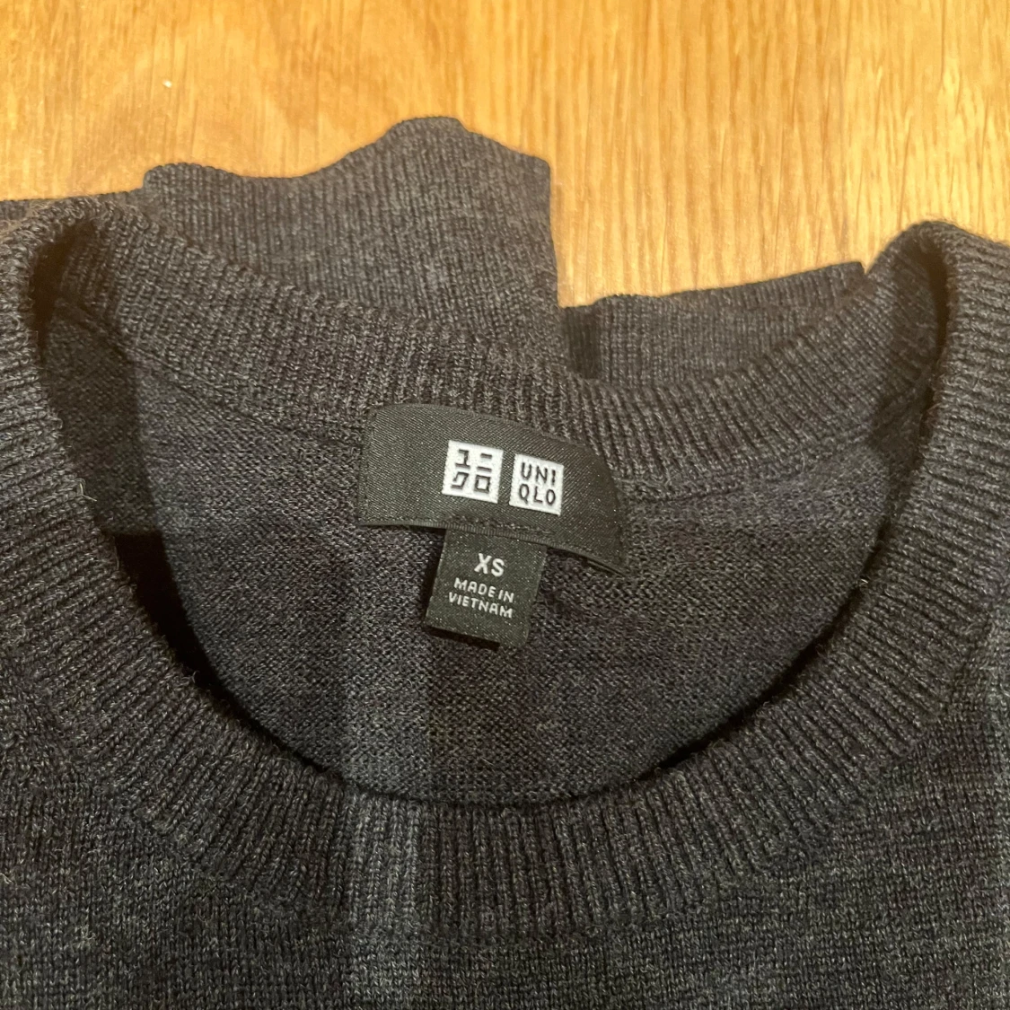 Grå merinoull tröja från Uniqlo - 2