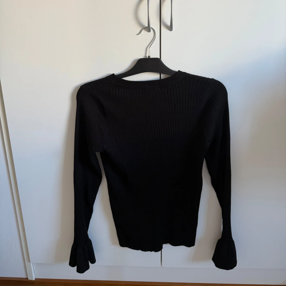 Svart ribbad tröja ifrån lindex - 1