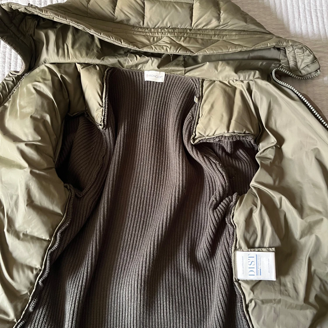 Beige och brun jacka från Moncler - 2