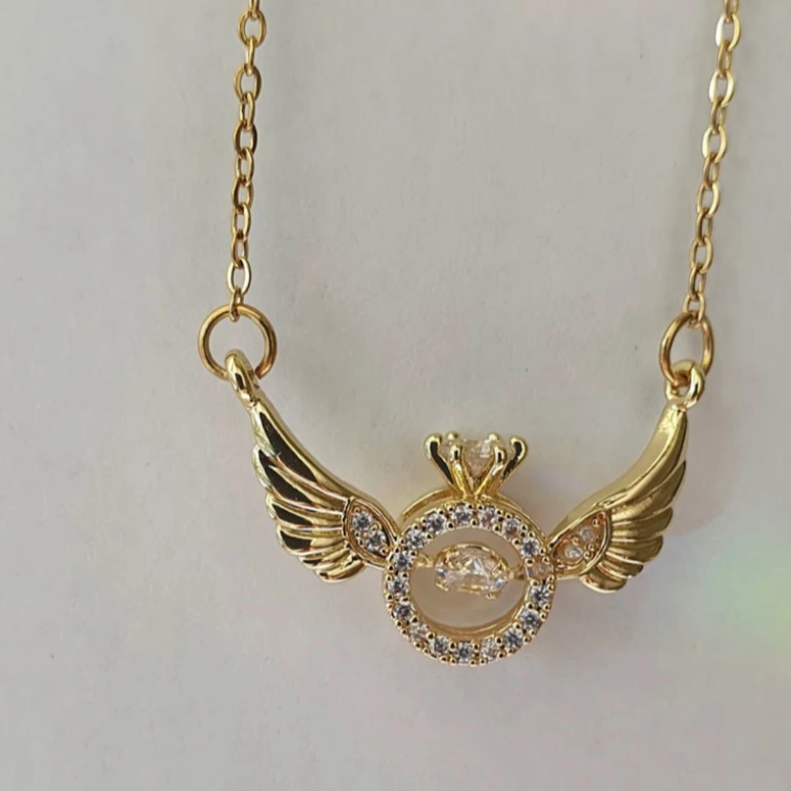 Guldhalsband med vingmotiv - 1