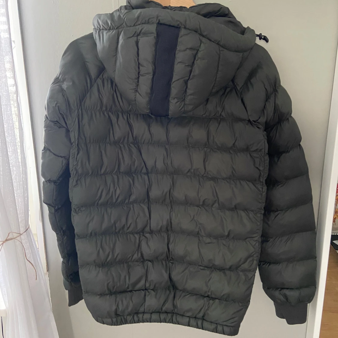 Svart dunjacka Peak Performance - 2