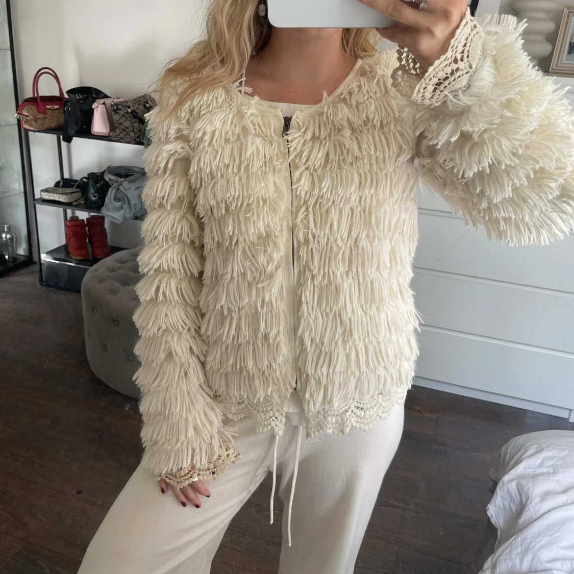 krämvit teddykofta  - 2