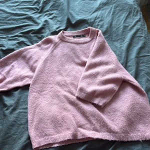 Rosa stickad tröja - Super fin men kommer tyvärr inte till användning💗