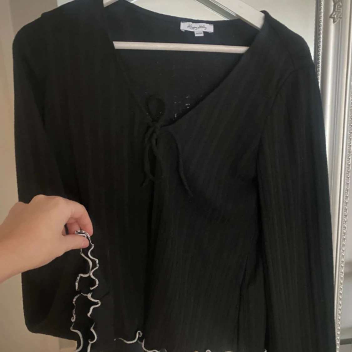 Svart ribbad knytblus/kofta - 1