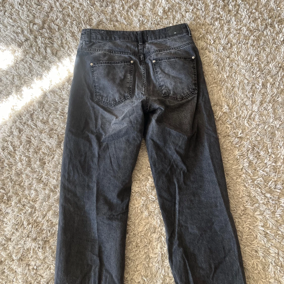 Raka svarta jeans från Zara - 3