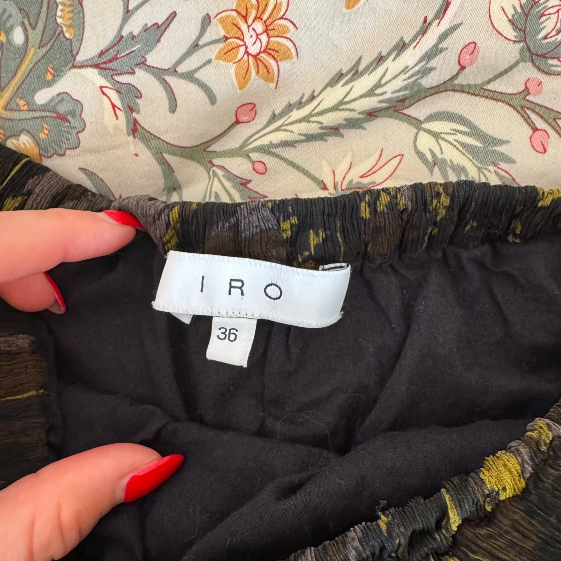 Mönstrad volangkjol från IRO - 2