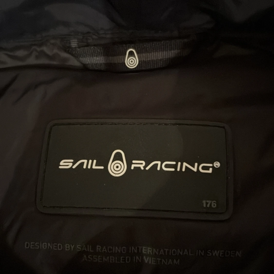 Svart dunväst från Sail Racing - 1