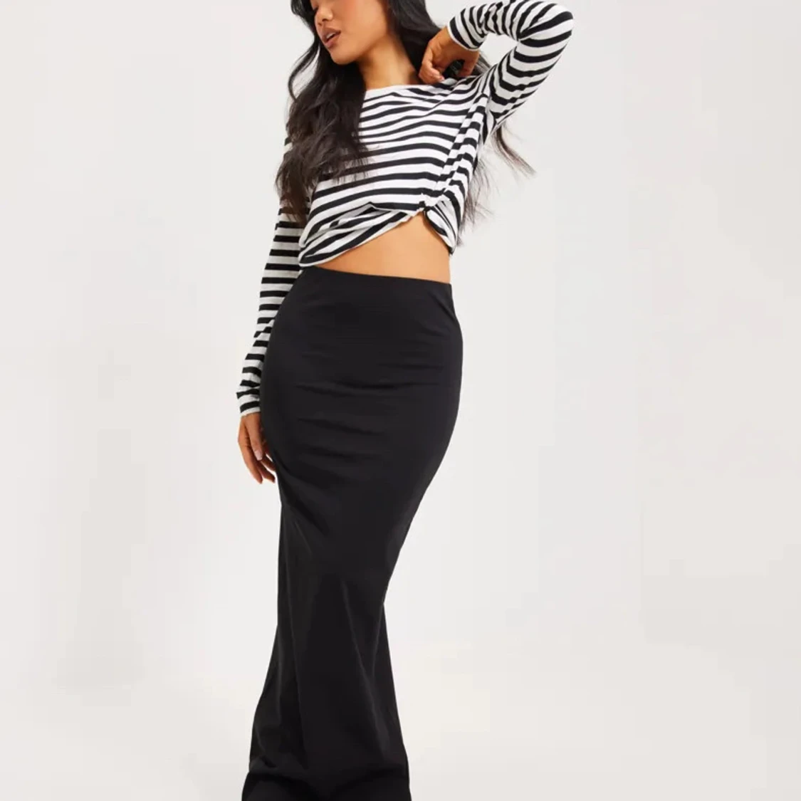 Svart långkjol från Nelly